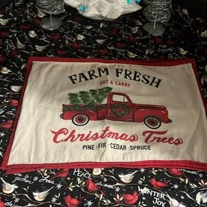🌲🎄$3🌲🎄 PAY FOR SHIPPING or ADD to purchase at $0 charge (2) FARM FRESH